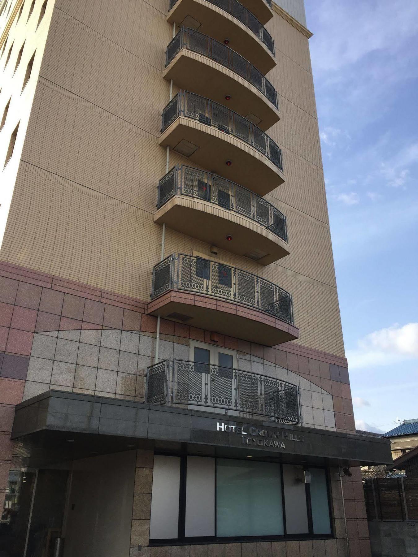 Hotel Crown Hills Toyokawa Экстерьер фото