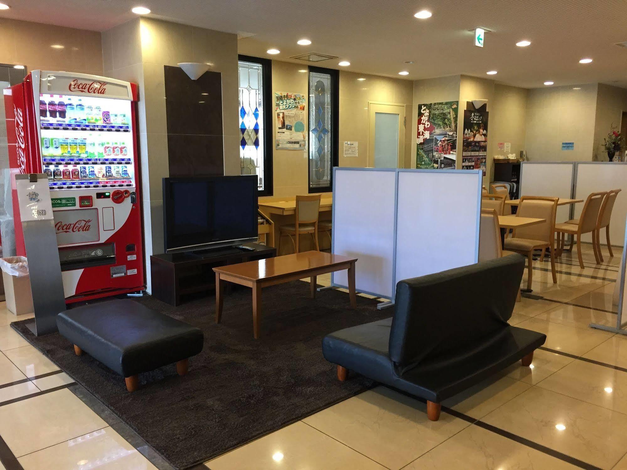 Hotel Crown Hills Toyokawa Экстерьер фото